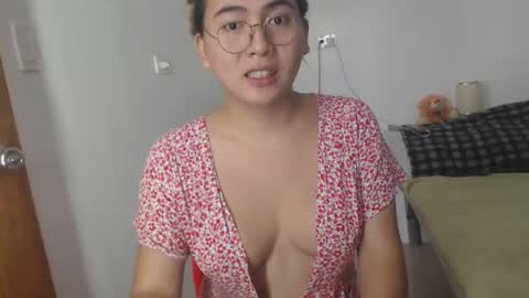 Snapshot of goldbella_ chatting on January 28, 2:11 am bella online show from January 28, 2:11 am