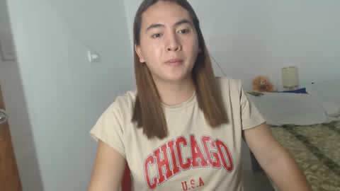 Snapshot of goldbella_ chatting on February 11, 12:37 pm bella online show from February 11, 12:37 pm