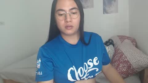 Snapshot of goldbella_ chatting on October 9, 10:49 am bella online show from October 9, 10:49 am