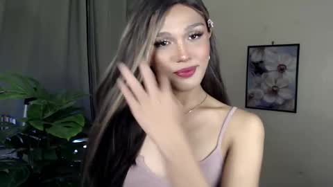 Lily is Gold online show from December 1, 5:26 pm