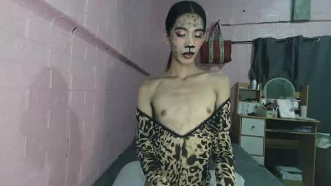 hailey_sweetcum77 online show from October 31, 2:15 pm
