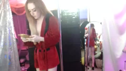 halovalentine online show from October 21, 12:47 am