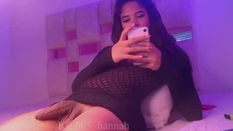 H A N A FOXX online show from April 15, 7:24 am