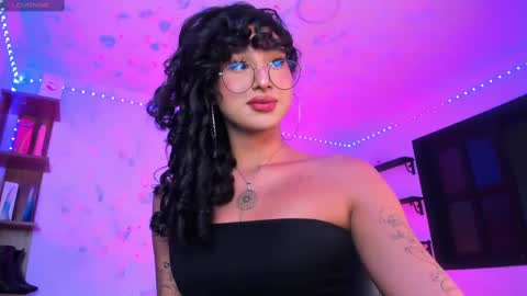 Heka Prudence online show from February 12, 2:14 am