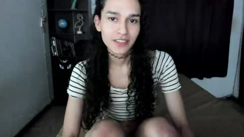 helena_spellman online show from June 20, 7:33 am