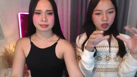 hoelymolly online show from March 13, 6:13 pm