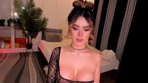 Ms. Laura online show from November 28, 7:04 pm