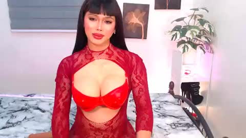 hollywoodstareme online show from August 6, 7:10 pm