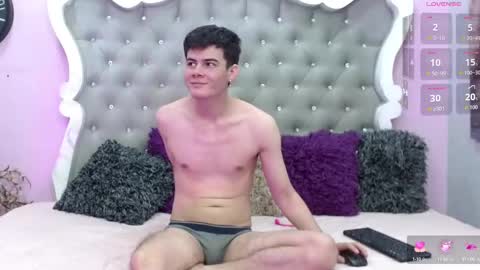 honey_moontsts online show from October 15, 11:21 am