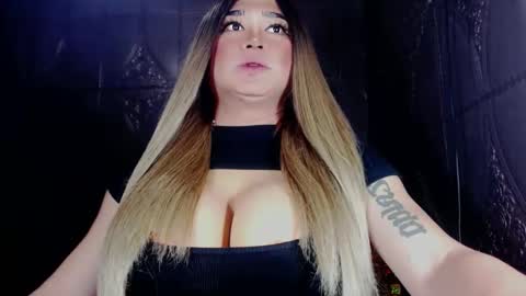 YOUR MAJESTY LUCY PEARL online show from March 10, 12:28 pm