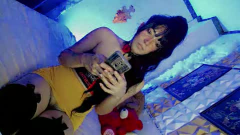 its me CLAUDIA online show from March 9, 3:01 am