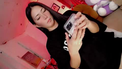 its me CLAUDIA online show from February 26, 6:18 am