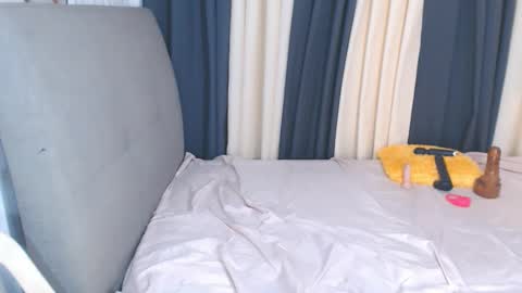 hot_wildmicka69xxx online show from January 10, 6:08 am