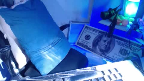 hotbritneyxx online show from December 17, 11:21 pm