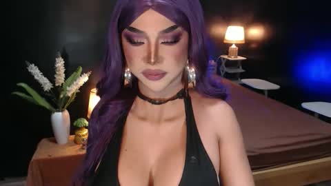 Christine online show from April 10, 1:17 pm