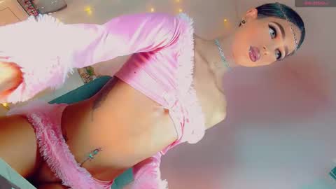 isabellagirs online show from February 5, 5:56 am