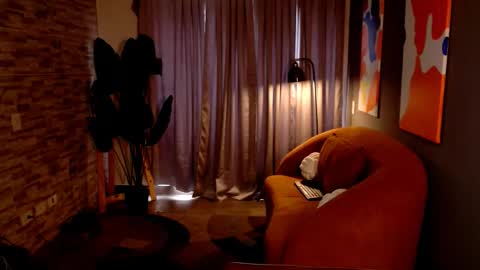 Help me with your follow independent model isabela online show from November 30, 8:22 pm