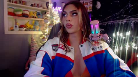 Snapshot of itsnickibabyy chatting on December 10, 12:08 am Nicki Foxx online show from December 10, 12:08 am