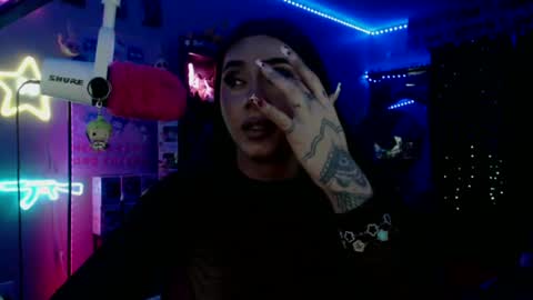 Snapshot of itsnickibabyy chatting on October 2, 11:37 pm Nicki Foxx online show from October 2, 11:37 pm