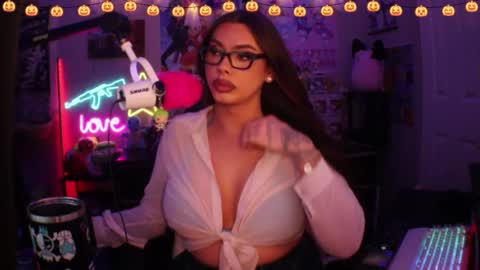 Snapshot of itsnickibabyy chatting on October 14, 12:00 am Nicki Foxx online show from October 14, 12:00 am