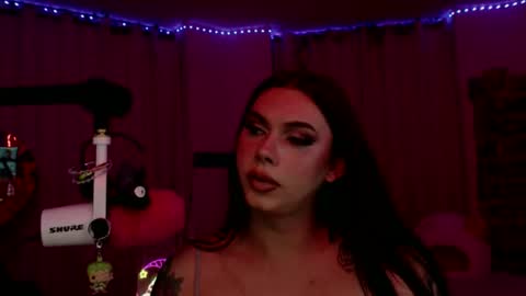 Nicki Foxx online show from May 9, 5:03 am