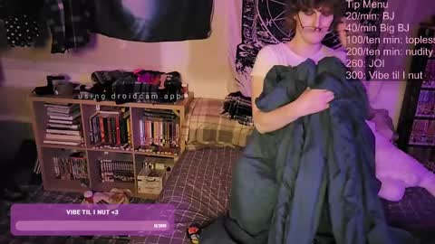 Snapshot of ivyintheparker chatting on March 9, 3:23 am Ivy Parker online show from March 9, 3:23 am