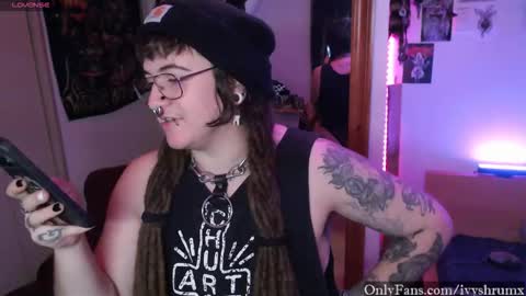 Ivy ShrumX online show from November 6, 2:11 am