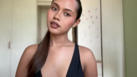 divaonopka online show from April 20, 3:52 am