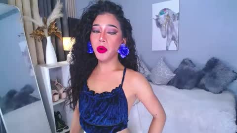 Snapshot of janemonet chatting on January 9, 2:33 am janemonet online show from January 9, 2:33 am