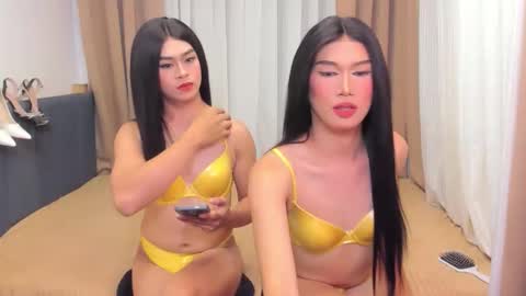 jchugecock online show from January 16, 1:40 pm