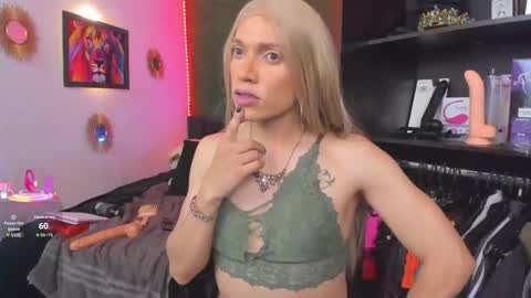 Snapshot of jess69jones chatting on October 9, 10:17 am Jess online show from October 9, 10:17 am