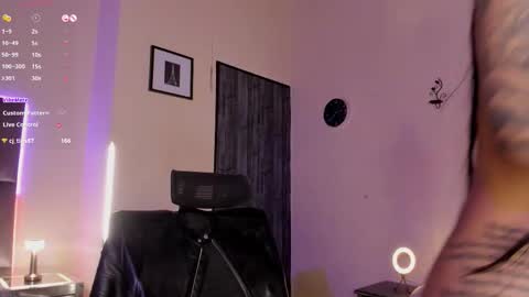 itsjesscollen online show from October 5, 7:31 am