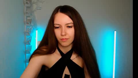 Emma online show from December 5, 9:32 pm