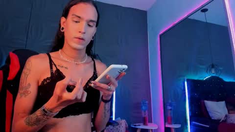 Joa Isaza     online show from February 22, 7:01 am