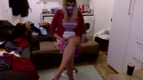 Silvania online show from November 17, 1:49 am