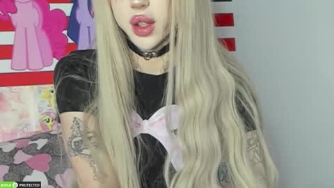 Joy Barker online show from March 8, 1:14 pm