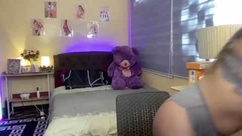 EloiseMoree online show from December 15, 5:02 am