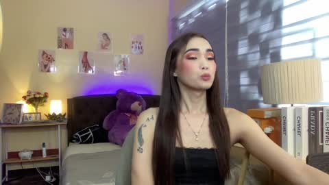 EloiseMoree online show from December 18, 2:21 am