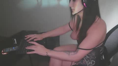 juju16be online show from April 4, 11:02 pm