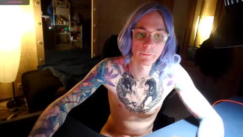 Julia online show from April 7, 7:04 pm