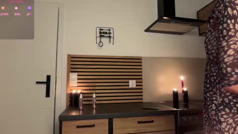 Julia online show from November 5, 7:36 pm