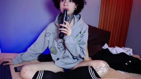 JuneBlake  online show from March 31, 2:41 pm