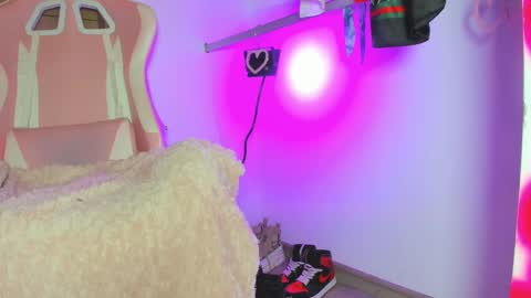 katalinaferreirax online show from November 17, 2:11 am