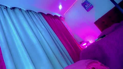 kayla_sexx online show from April 10, 1:23 am