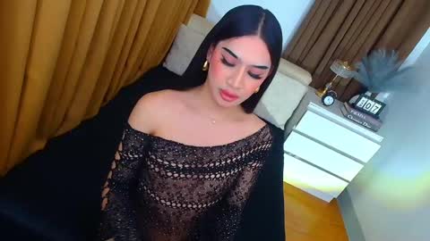 Kendra online show from March 7, 1:42 pm