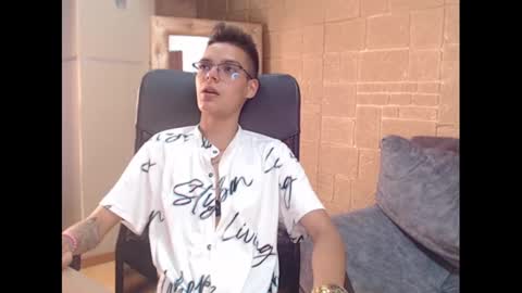 kenn_boy_ online show from January 24, 3:45 pm