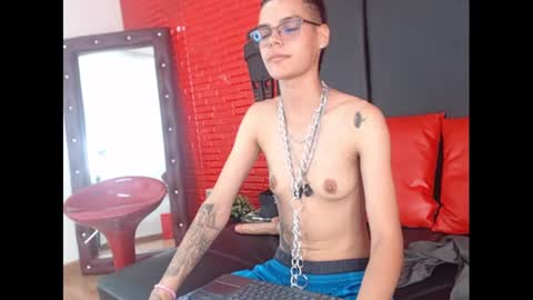 kenn_boy_ online show from February 3, 7:00 pm