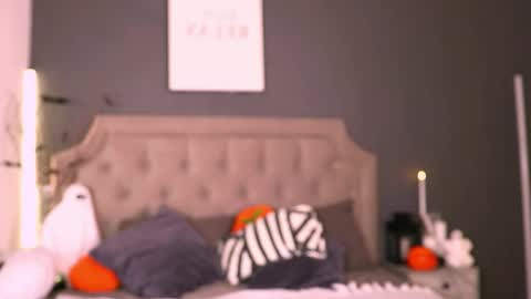 Kim Oberlin online show from October 26, 1:07 pm