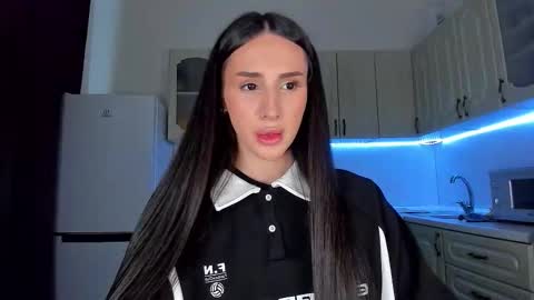 Kim Oberlin online show from February 25, 1:15 pm