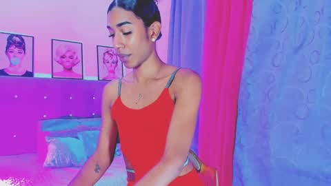 Snapshot of kimberly_thompsom chatting on January 5, 3:55 pm Your Queen KIM online show from January 5, 3:55 pm